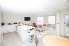 GuestReady - Luxurious 2-Bedroom Apartment in Brighton